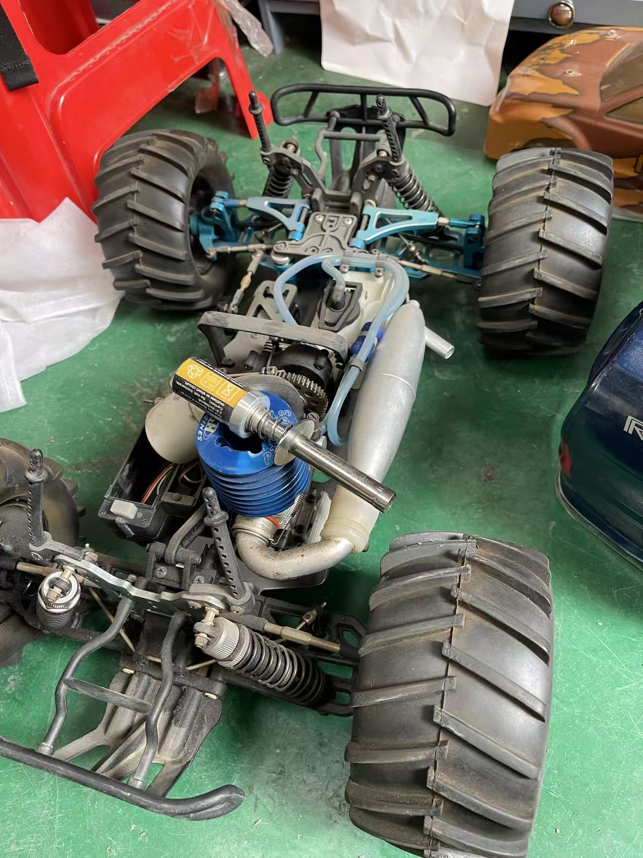 如何启动一个1:8的甲醇发动机遥控车HSP?点燃v0.3