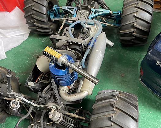 如何启动一个1:8的甲醇发动机遥控车HSP?点燃v0.3