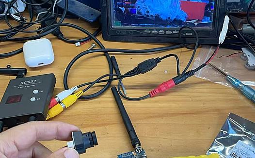 5.8G图传 FPV 无线图传发射接收 TS832 RC832连接显示器摄像头使用方法