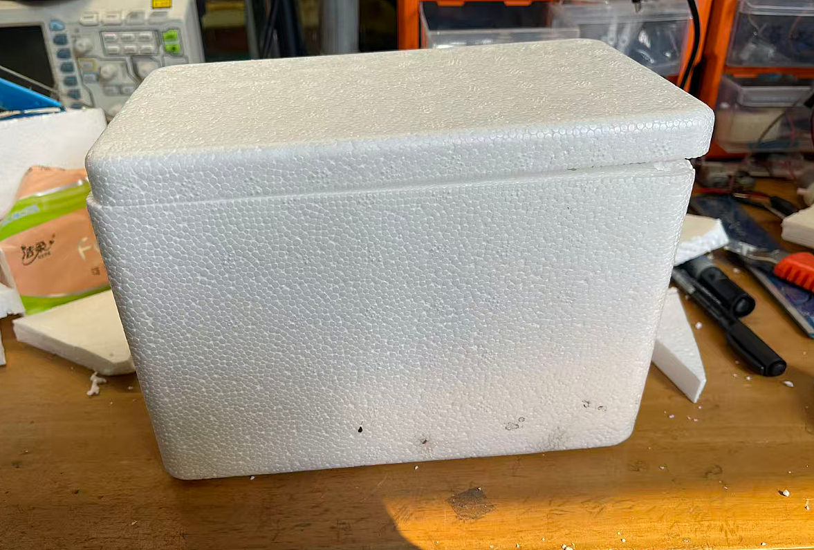 泡沫箱制作船体的方法