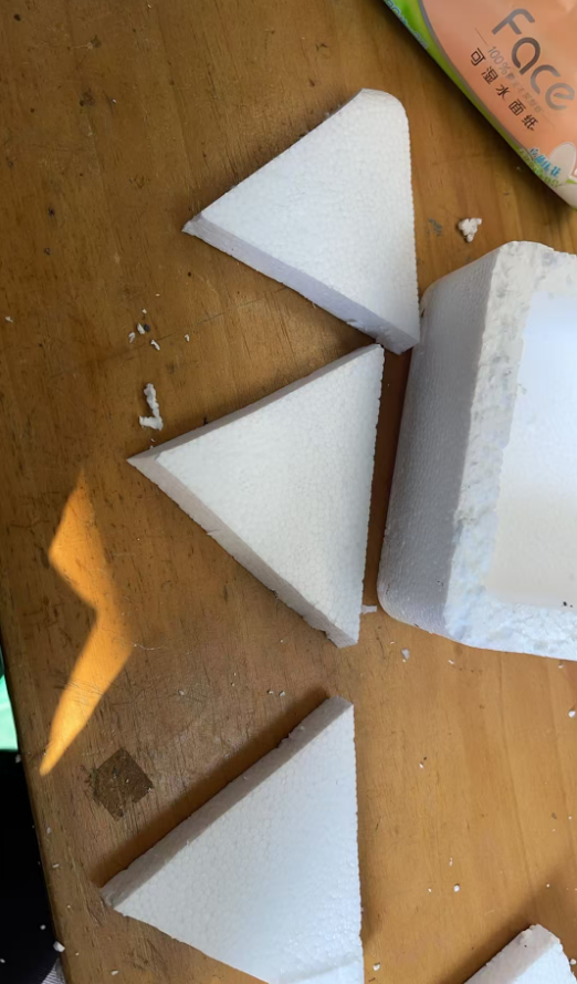 泡沫箱制作船体的方法