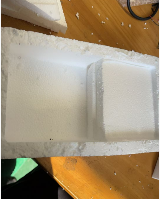 泡沫箱制作船体的方法