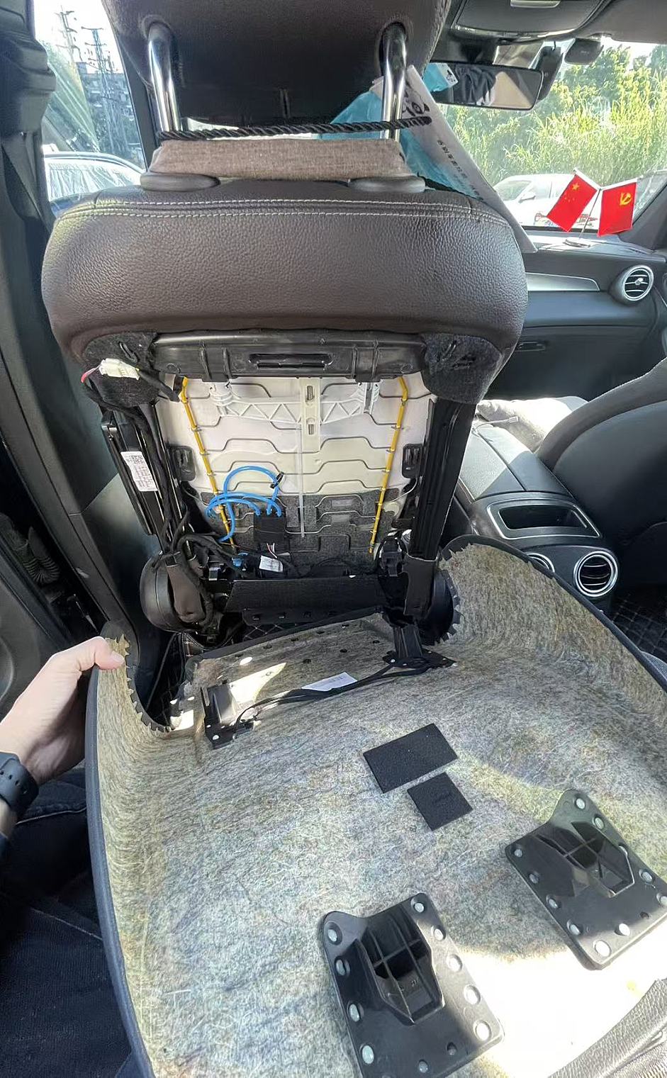 奔驰GLC GLE拷贝座椅收纳袋皮筋破损的维修方法